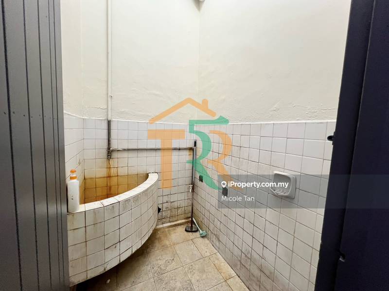 Shop for Rent in Bandar Muar, Muar by Micole Tan - iProperty.com.my