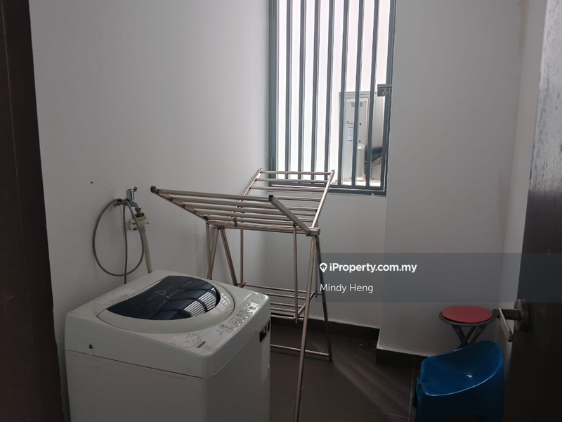 Kediaman Servis untuk Dijual di Molek Pulai oleh Mindy Heng - iProperty.com.my