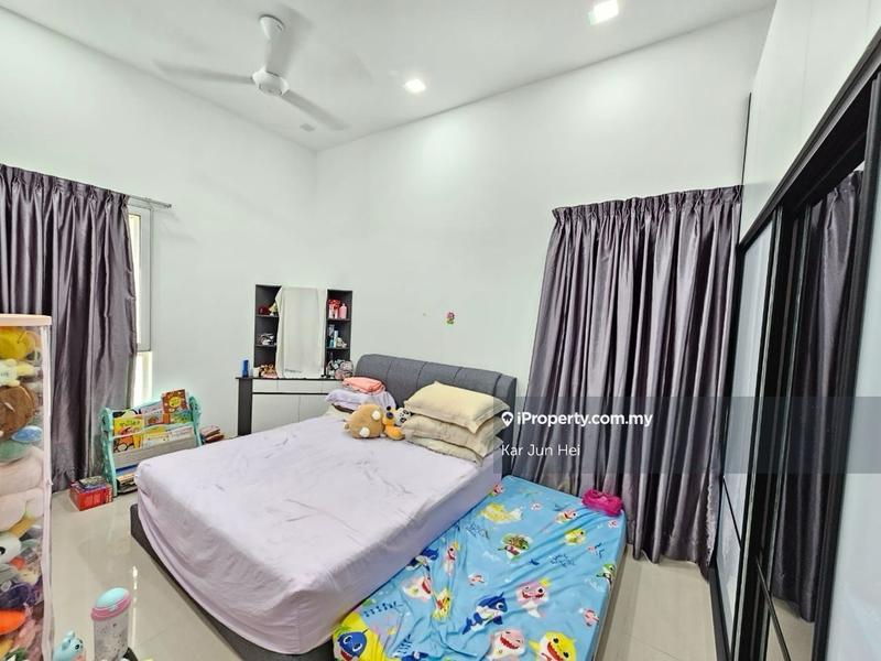 For Sale - Emerald Hill