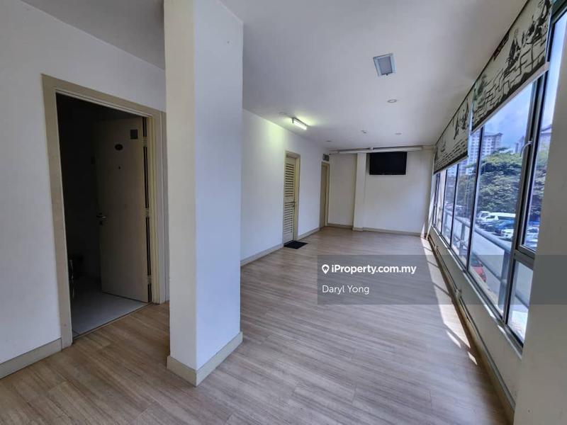 For Rent - VALUE DEAL: 4 Storey Corner lot Hotel for RENT