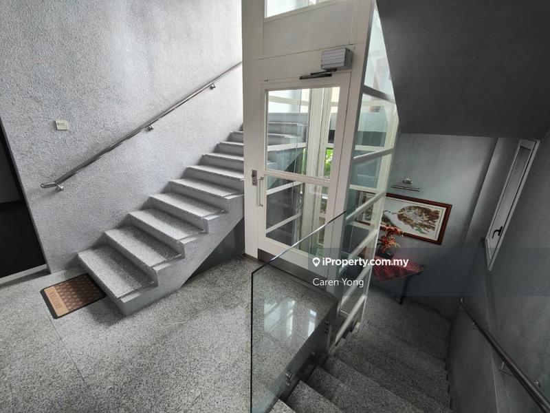 Bungalow House for Sale in Sea Park, Petaling Jaya by Caren Yong - iProperty.com.my