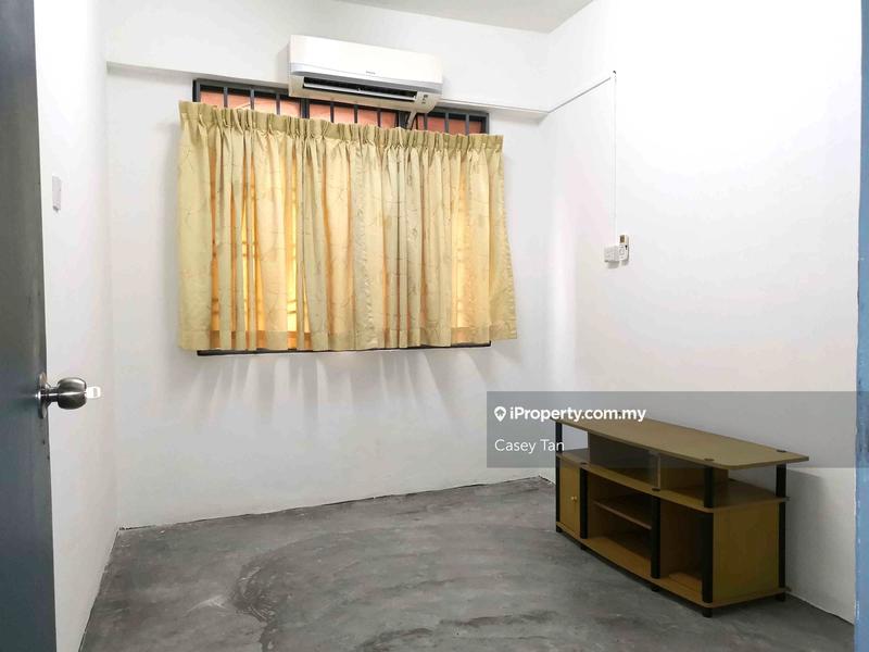 Rumah Pangsa untuk Dijual di Taman Johor Jaya oleh Casey Tan - iProperty.com.my
