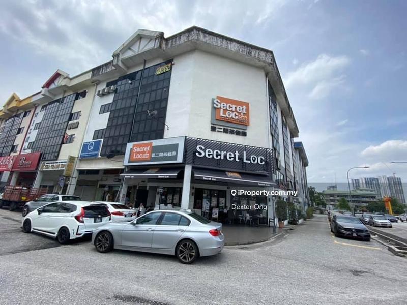 Shop for Sale in Taman Bukit Serdang, Seri Kembangan by Dexter Ong - iProperty.com.my