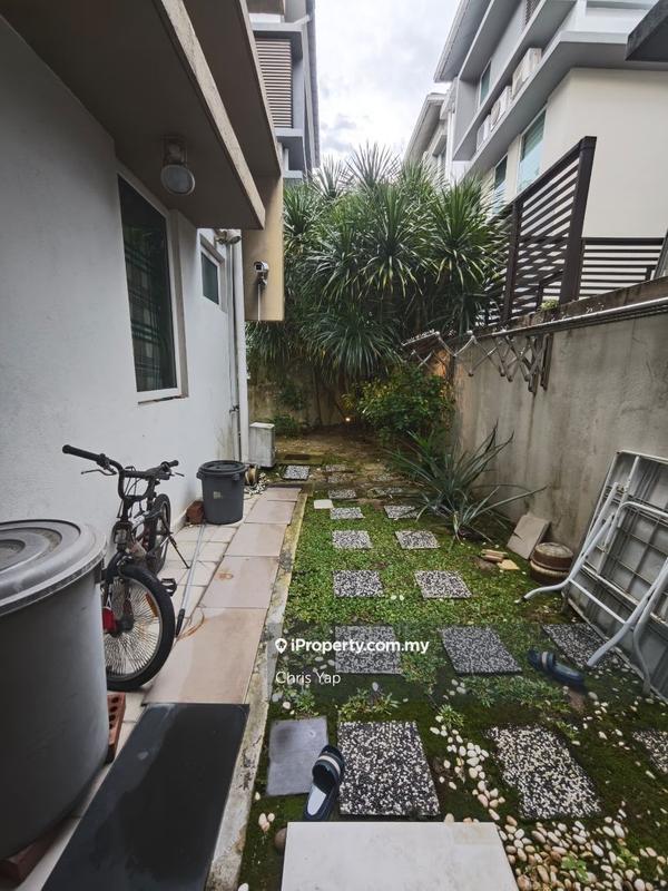 Rumah Berkembar untuk Dijual di Bandar Damansara Perdana, Damansara Perdana oleh Chris Yap - iProperty.com.my