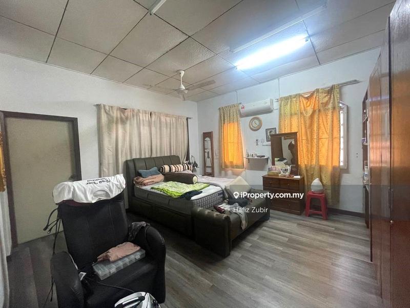 Bungalow House for Sale in Kelana Jaya, Petaling Jaya by Hafiz Zubir - iProperty.com.my