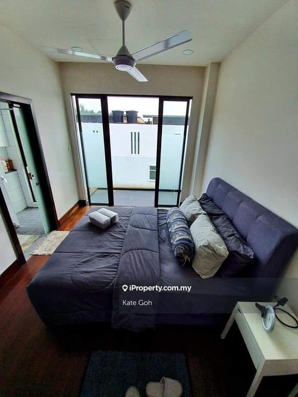 Rumah Berkembar untuk Dijual di Perdana Lakeview East, Cyberjaya oleh Kate Goh - iProperty.com.my
