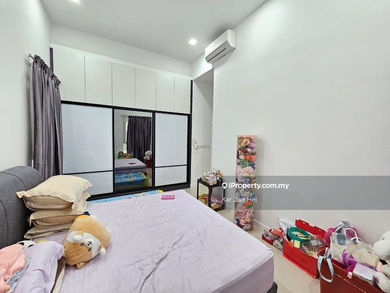 For Sale - Emerald Hill