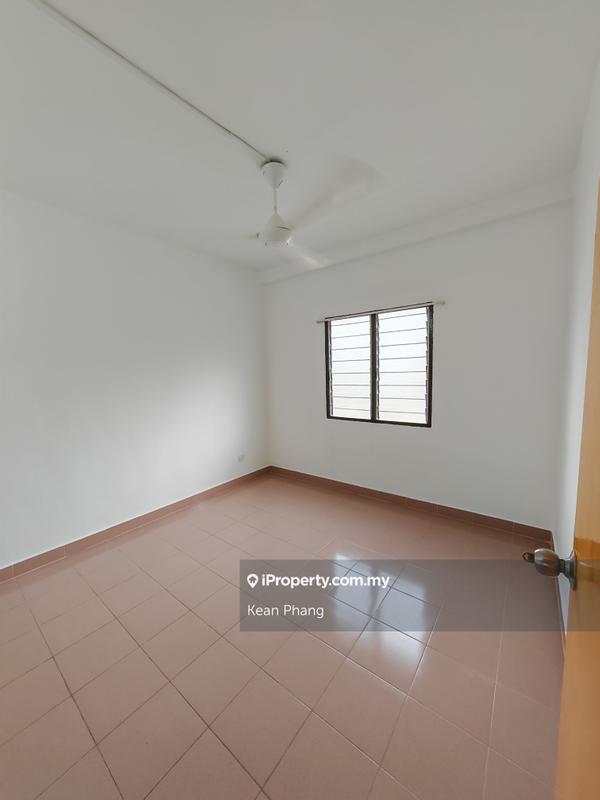 Apartment for Sale in Putra Permai Block B by Kean Phang - iProperty.com.my