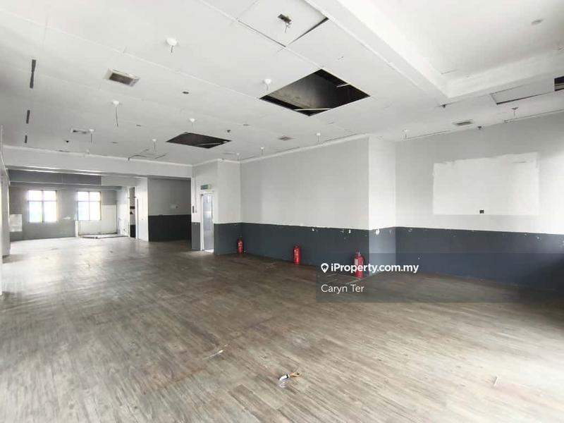 For Rent - Bandar Indahpura 2 Storey Terrace ( Endlot ) Shop ( 1st Floor )