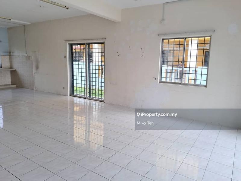 Semi-Detached House for Sale in Taman Pinggiran Putra, Seri Kembangan by Miko Teh - iProperty.com.my