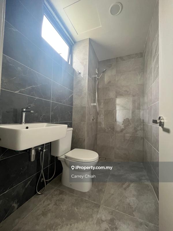 Rumah Berkembar untuk Dijual di Lake Side Residence Puchong, Puchong oleh Carrey Chiah - iProperty.com.my