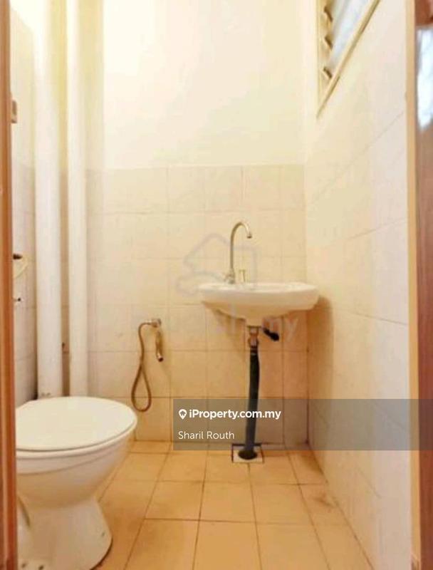 Rumah Pangsa untuk Dijual di Pangsapuri Berembang Indah oleh Sharil Routh - iProperty.com.my