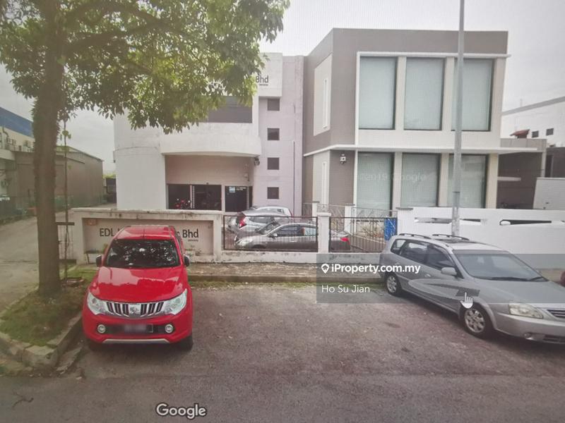 For Sale - Near to Glenmarie, Seksyen 26 Shah Alam 3 storey Semi D for sale!