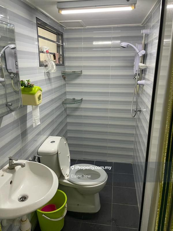 Rumah Bandar untuk Dijual di Aman Siara, Selayang oleh Elaine Yew - iProperty.com.my