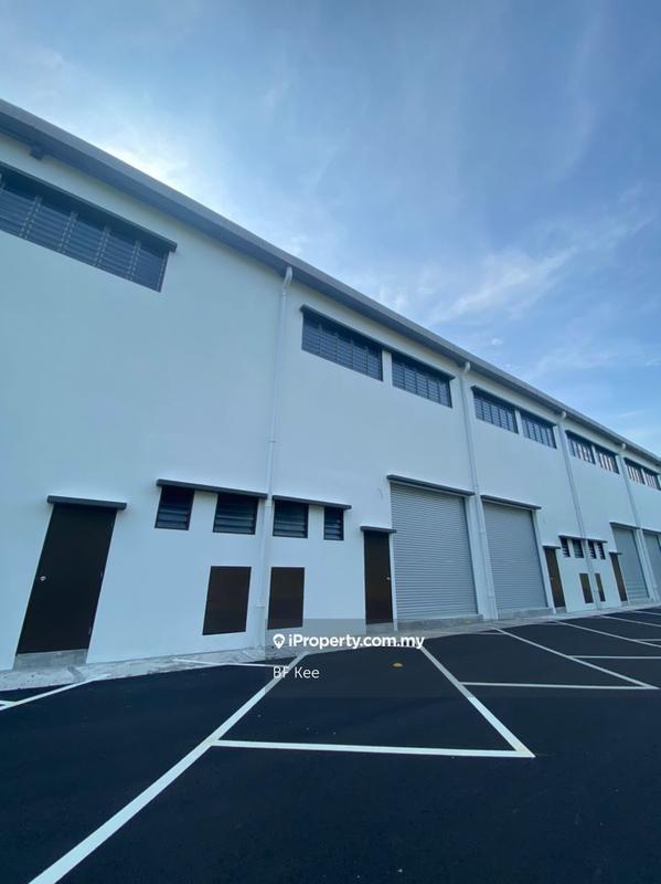 For Sale - SUPERSIZE 1.5 STOREYS LINK FACTORY @ 1.68MIL ONLY