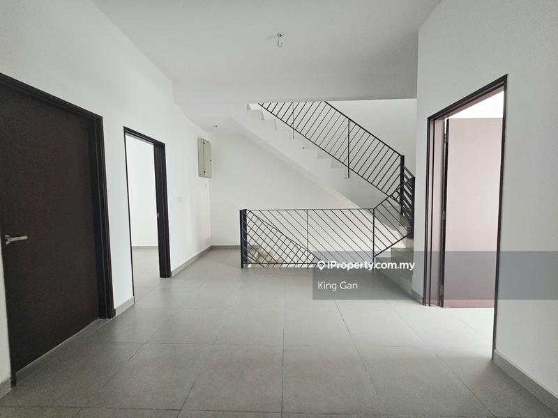 Rumah Berangkai 3 Tingkat untuk Dijual di Batu 9, Cheras oleh King Gan - iProperty.com.my