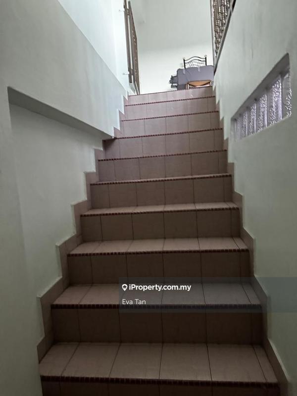 Rumah Teres 1-Tingkat untuk Dijual di Taman Mewah, Batu Pahat oleh Eva Tan - iProperty.com.my