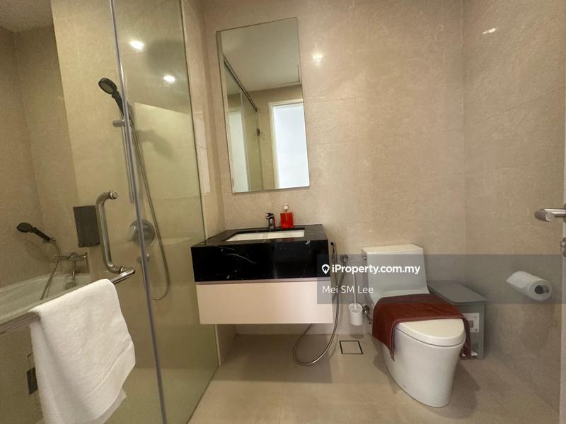 Pavilion Ceylon Hill, KL Bathroom