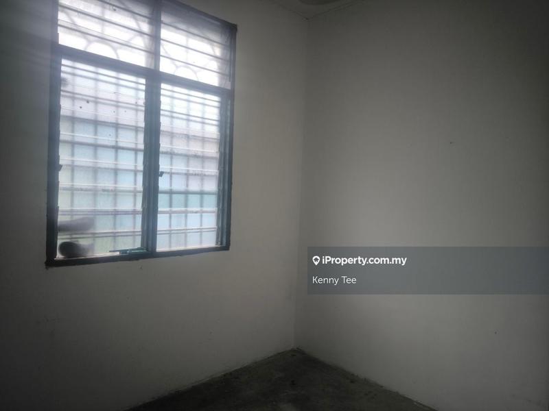 Rumah Berangkai 1 Tingkat untuk Dijual di Taman Politeknik, Telok Kemang oleh Kenny Tee - iProperty.com.my