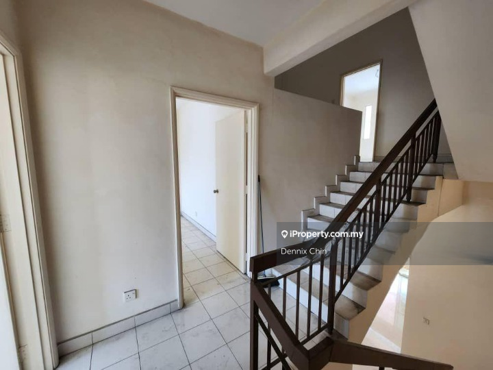 Rumah Berangkai 2 Tingkat untuk Dijual di Serdang, Seri Kembangan oleh Dennix Chin - iProperty.com.my