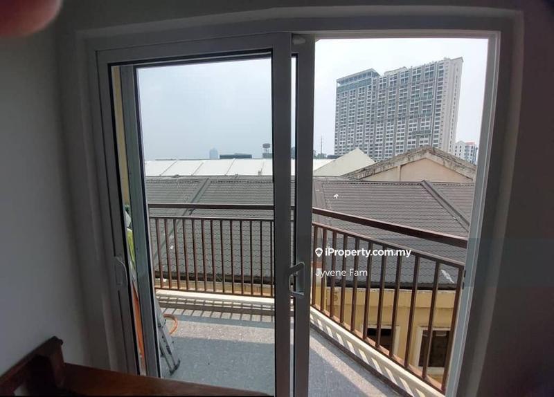 Service Residence for Sale in Dorchester by Jyvene Fam - iProperty.com.my