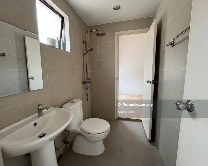 Rumah Berkembar untuk Dijual di Bandar Putra Permai, Seri Kembangan oleh Sulin Khor - iProperty.com.my