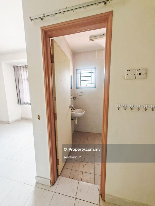 Rumah Berangkai 2 Tingkat untuk Dijual di Taman Putra Impiana, Puchong oleh Aedlynn Mj - iProperty.com.my