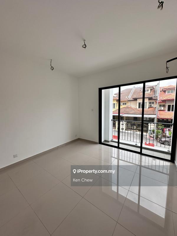 Rumah Berangkai 3 Tingkat untuk Dijual di Taman Salak Selatan, Salak South oleh Ken Chew - iProperty.com.my