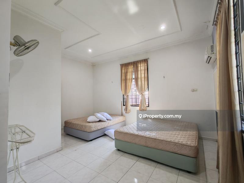 Bungalow House for Sale in A Famosa Resort Swimming Pool Bungalow, Alor Gajah by Tim - iProperty.com.my