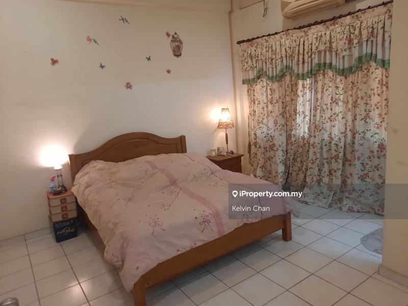 Flat for Sale in Sri Manja Square Petaling Jaya by Kelvin Chan - iProperty.com.my