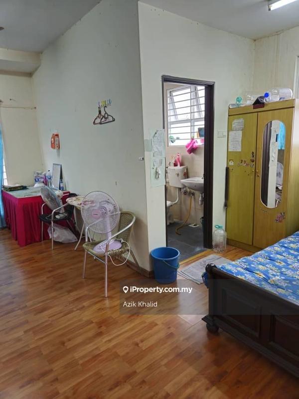 Bungalow House for Sale in Taman Pinggiran Putra, Seri Kembangan by Azik Khalid - iProperty.com.my