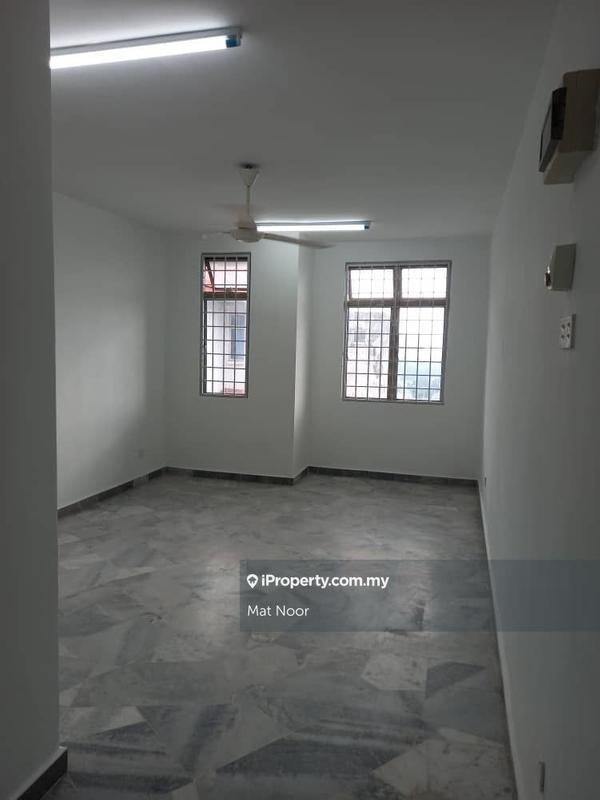 Pangsapuri untuk Dijual di Ilham Apartment oleh Mat Noor - iProperty.com.my