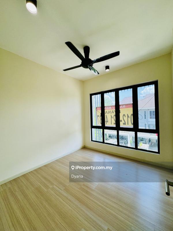 Rumah Bandar untuk Dijual di Bandar Bukit Mahkota, Bangi oleh Dyana - iProperty.com.my