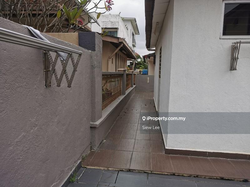 Bungalow House for Sale in Saujana Akasia, Sungai Buloh by Siew Lee - iProperty.com.my