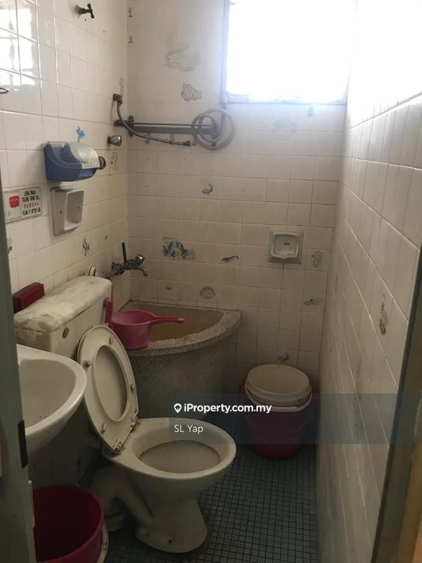 Flat for Sale in Desa Petaling Flat by SL Yap - iProperty.com.my