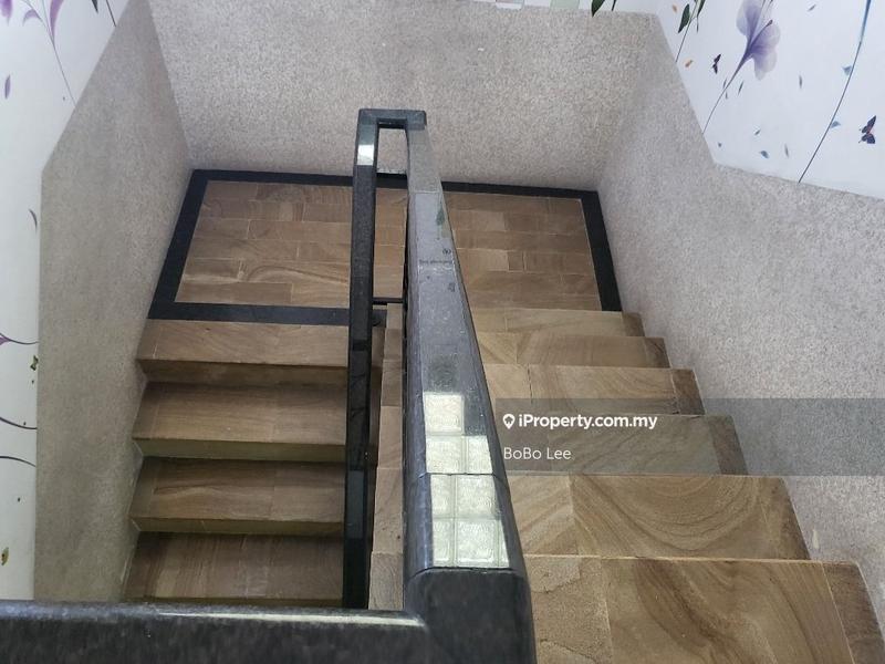 Rumah Berkembar untuk Dijual di Taman United, Jalan Klang Lama (Old Klang Road) oleh BoBo Lee - iProperty.com.my