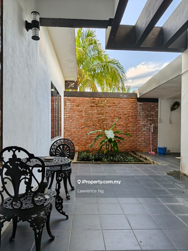 Bungalow House for Sale in Bampfylde, Crookshank, Kuching by Lawrence Ng - iProperty.com.my
