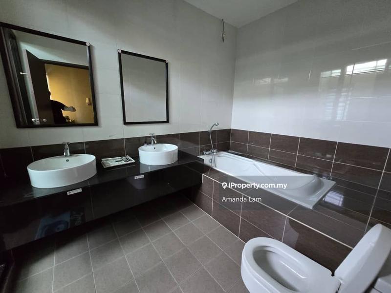 Rumah Berangkai 3 Tingkat untuk Dijual di Southbay Residence, Batu Maung oleh Amanda Lam - iProperty.com.my