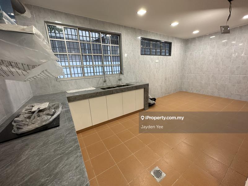 Rumah Berkembar untuk Dijual di Damansara Heights, Damansara Heights oleh Jayden Yee - iProperty.com.my
