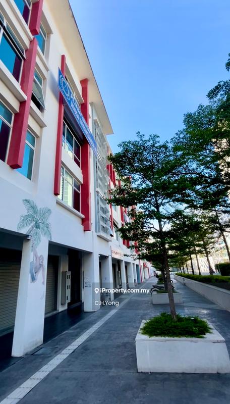 Pejabat untuk Disewa di Bandar Putra Permai, Seri Kembangan oleh C.H.Yong - Exterior - iProperty.com.my