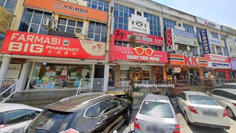 For Sale - ROI 4.65% ENDLOT FACING MAIN ROAD SHOP FOR SALES KINRARA, TAMAN PAK SIONG, PUCHONG