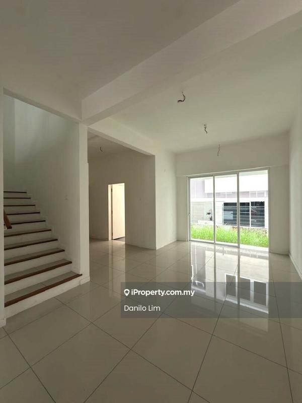 3-storey Terraced House for Sale in Batu 9, Cheras by Danilo Lim - Living Room - iProperty.com.my