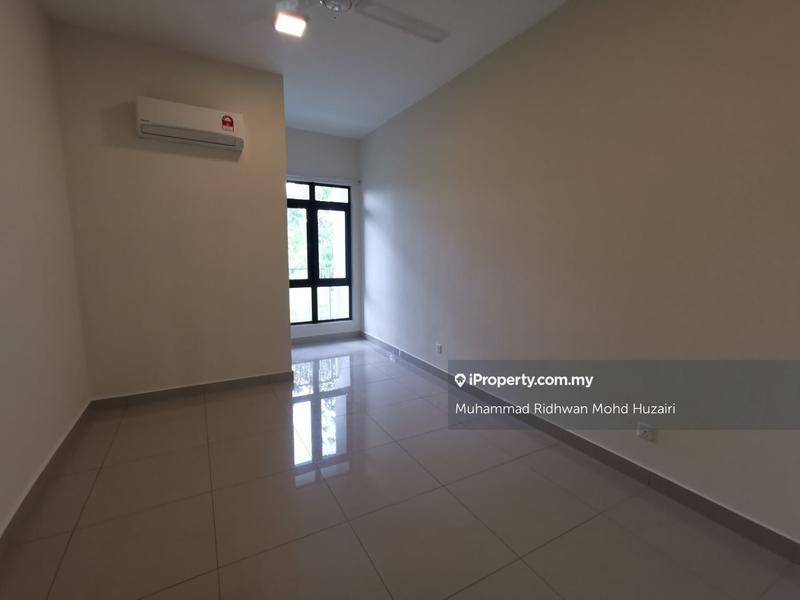 Rumah Berangkai 2.5 Tingkat untuk Dijual di Dengkil, Selangor oleh Muhammad Ridhwan Mohd Huzairi - iProperty.com.my