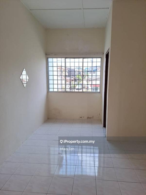 Semi-Detached House for Sale in Taman Pinggiran Putra, Seri Kembangan by Miko Teh - iProperty.com.my
