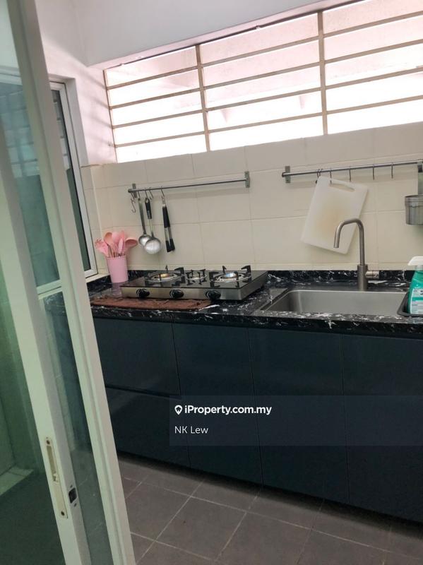 Kondominium untuk Dijual di Bayan Villa, Seri Kembangan oleh NK Lew - iProperty.com.my