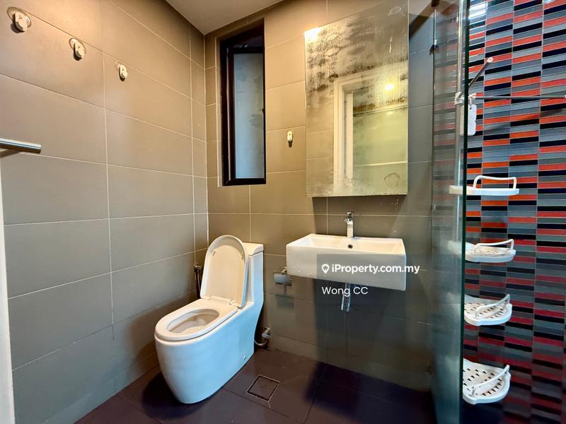 Service Residence for Rent in The Leafz @ Dedaun by Wong CC - Master Bathroom - iProperty.com.my
