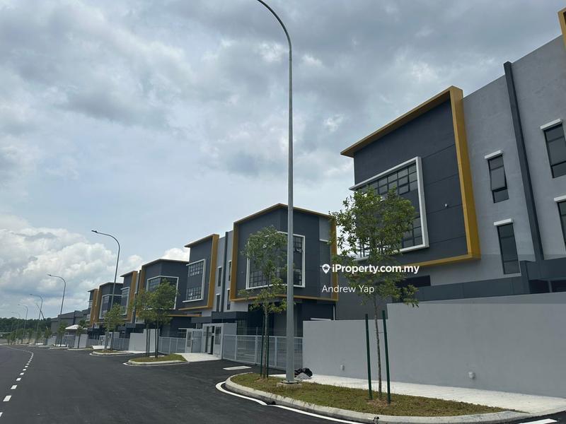 Kilang Berkembar untuk Dijual di SERI PUTRA, BUKIT MAHKOTA, KUALA KLAWANG, LENGGENG, Nilai oleh Andrew Yap - iProperty.com.my