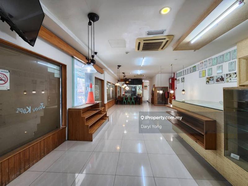 For Rent - VALUE DEAL: 4 Storey Corner lot Hotel for RENT