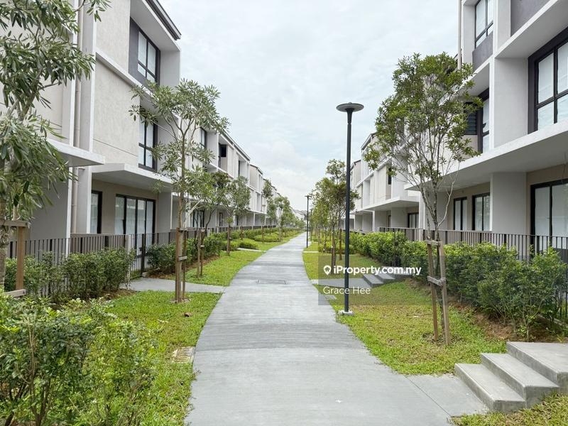 3-storey Terraced House for Sale in Taman Bukit Serdang, Seri Kembangan by Grace Hee - iProperty.com.my
