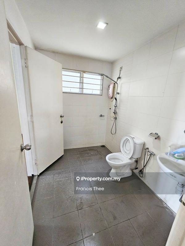 Semi-Detached House for Sale in Saujana Villa, Kajang by Francis Thee - Bathroom - iProperty.com.my